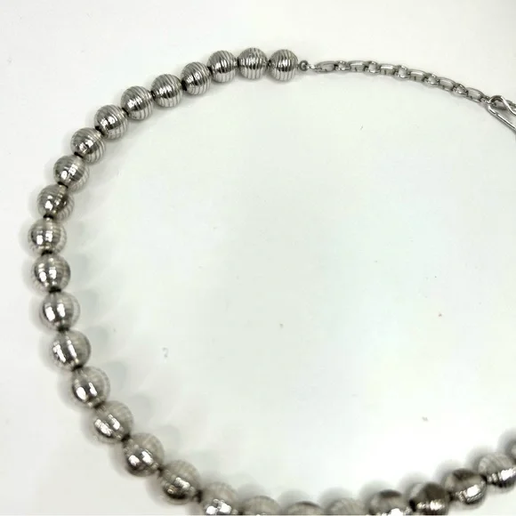 Vintage Coro Silver Tone Metal Ball Beaded Necklace - Picture 9 of 9
